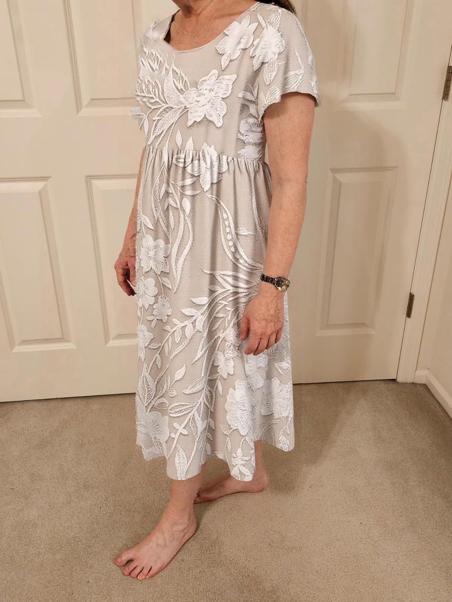 Darcy – Timeless Midi Dress with Elegant Silhouette