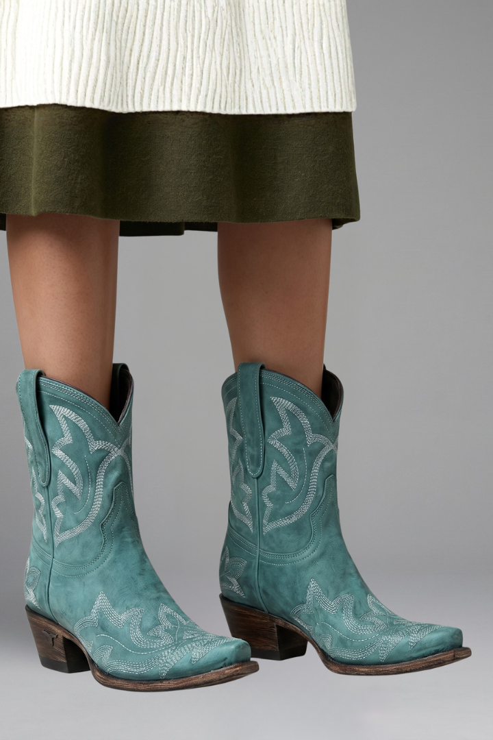 Darcy – Embroidered Boots for Year-Round Style
