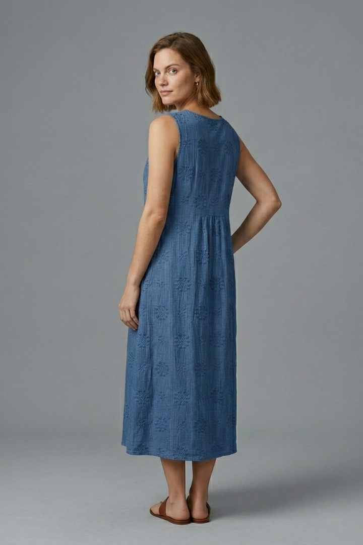 Darcy – Sleeveless Round Neck Midi Dress