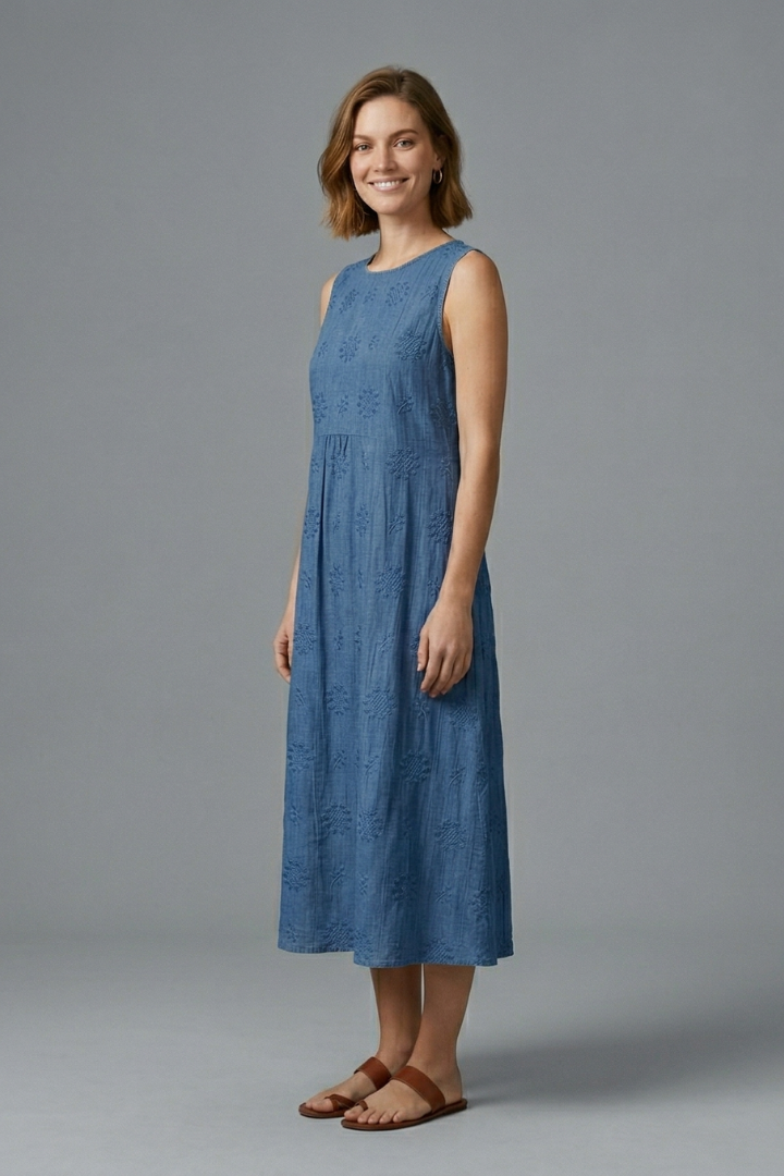 Darcy – Sleeveless Round Neck Midi Dress