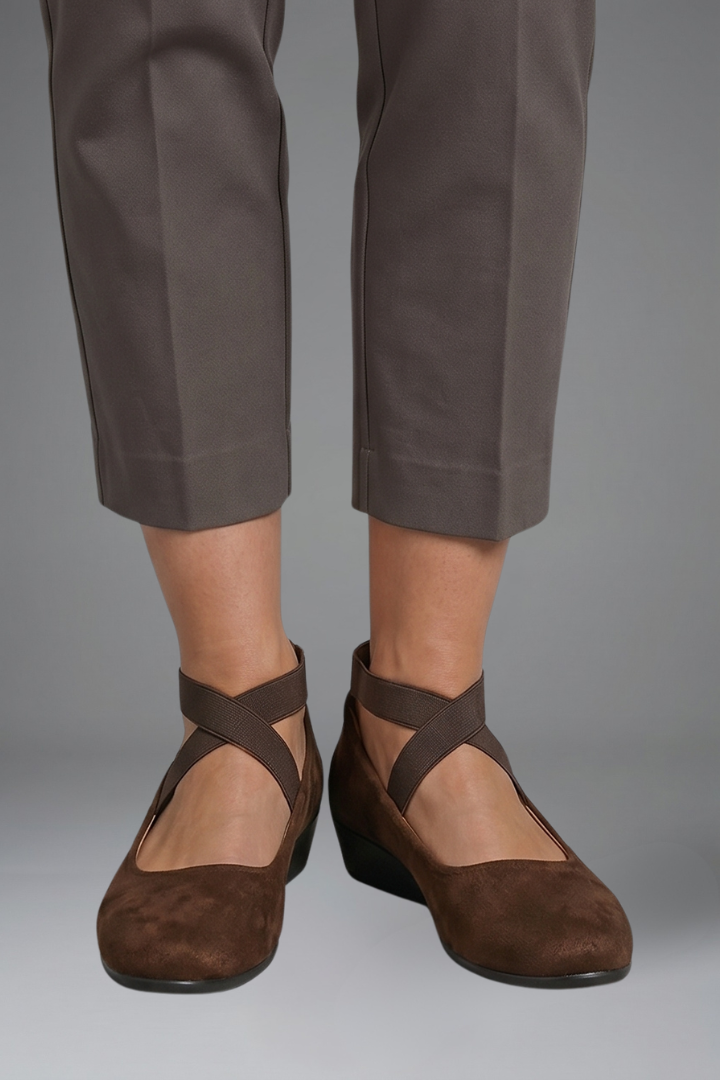Elsie – Comfortable Slip-On Orthopaedic Flats