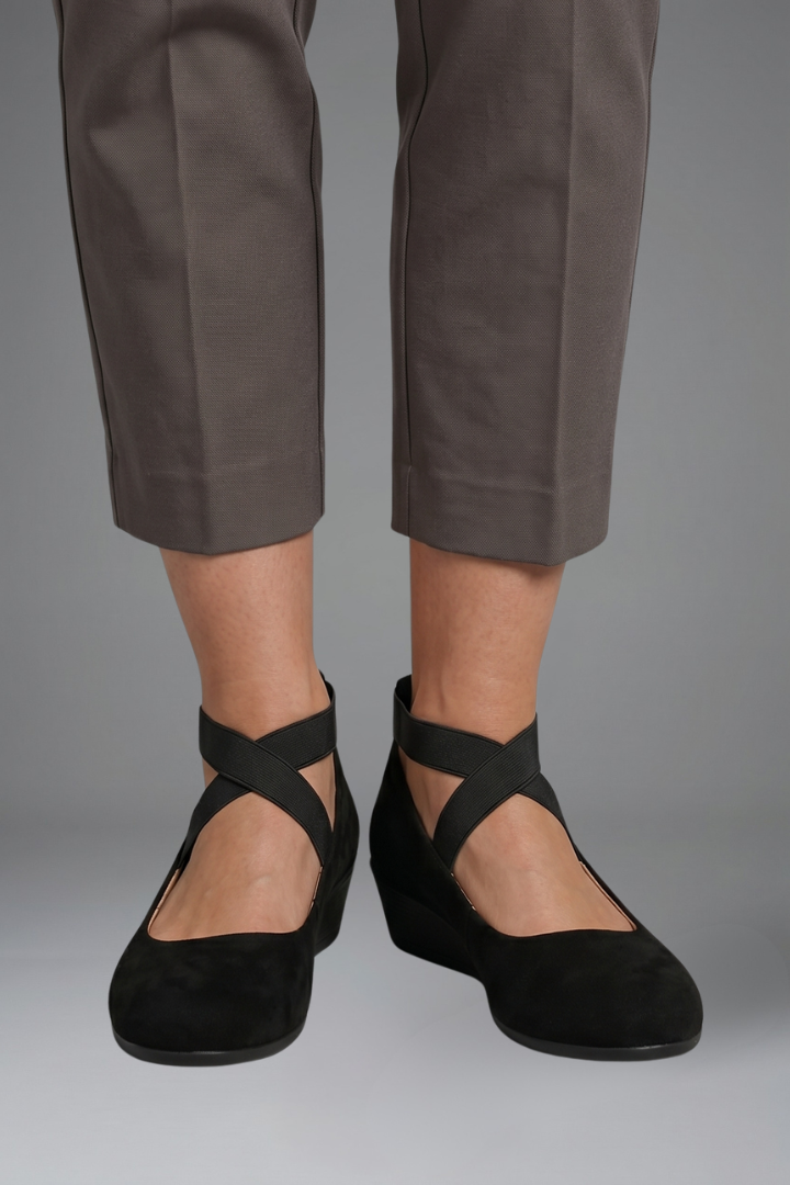 Elsie – Comfortable Slip-On Orthopaedic Flats